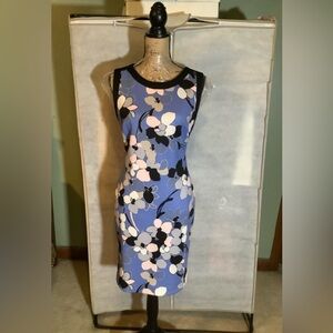 Tommy Hilfilger, Periwinkle floral sleeveless shift dress. Sz 12
